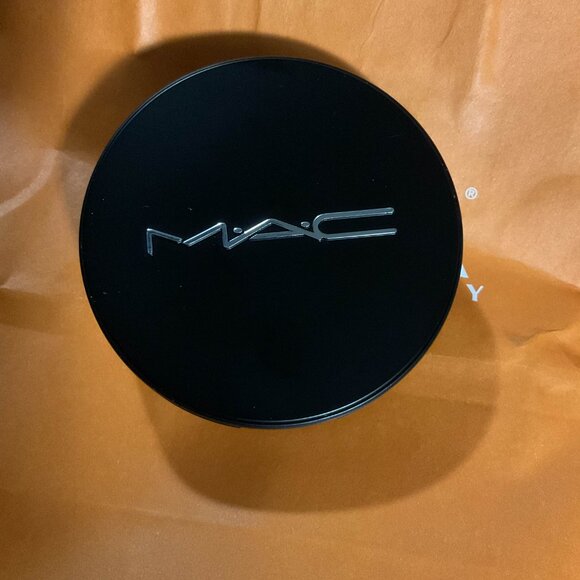 MAC Studio Fix Powder Plus Foundation NC40 0.52 oz - Picture 3 of 3